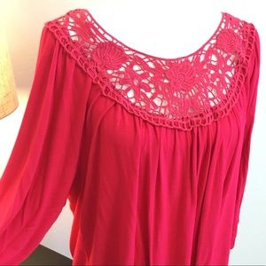 Pretty crochet 3/4 sleeve top